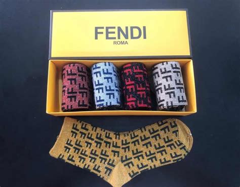 calcetas fendi